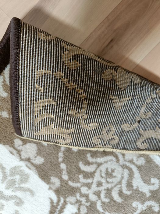 Продам ковер в хорошем состоянии