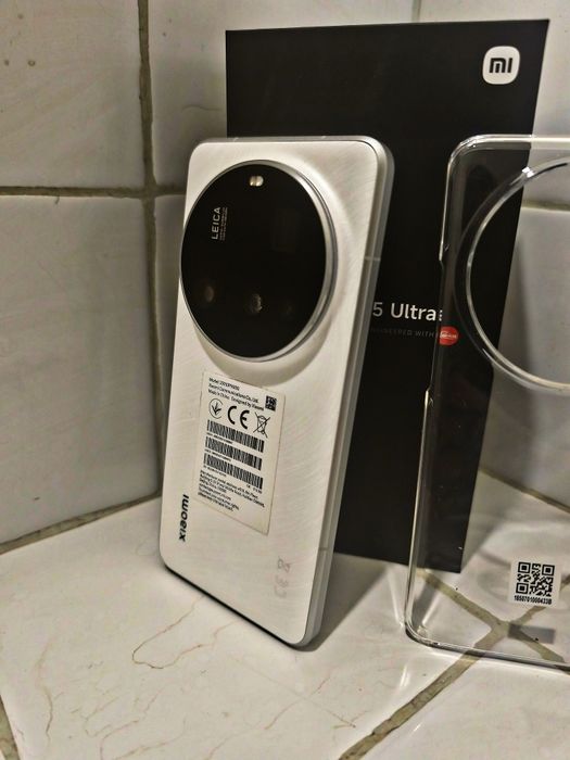 Xiaomi 15 Ultra ..