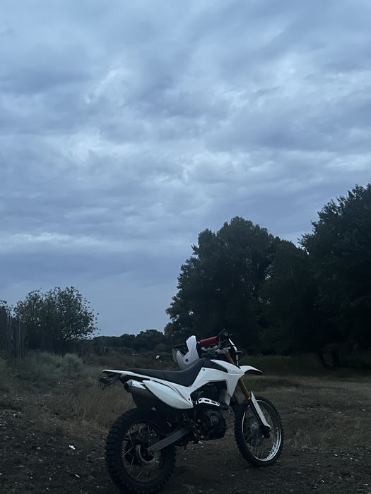 Продам эндуро 200 кубов