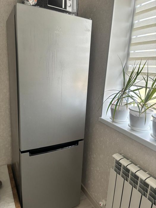 Холодильник Indesit