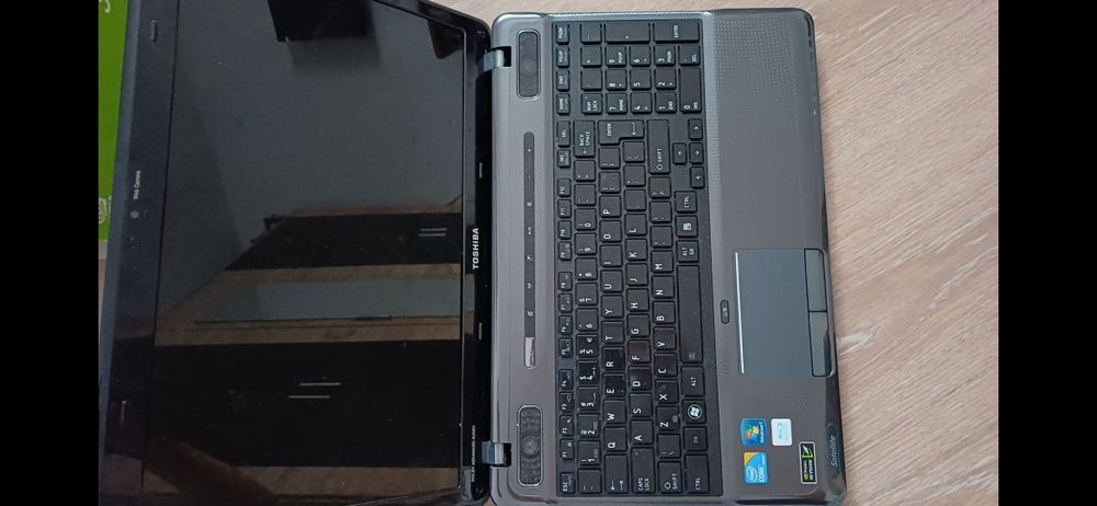 LAPTOP TOSHIBA stare foarte buna (negociabil)