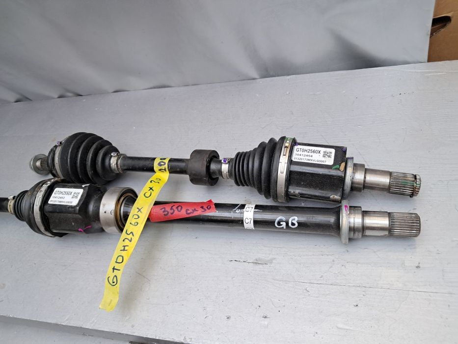 Полуоска  Мазда цх30 Mazda CX30