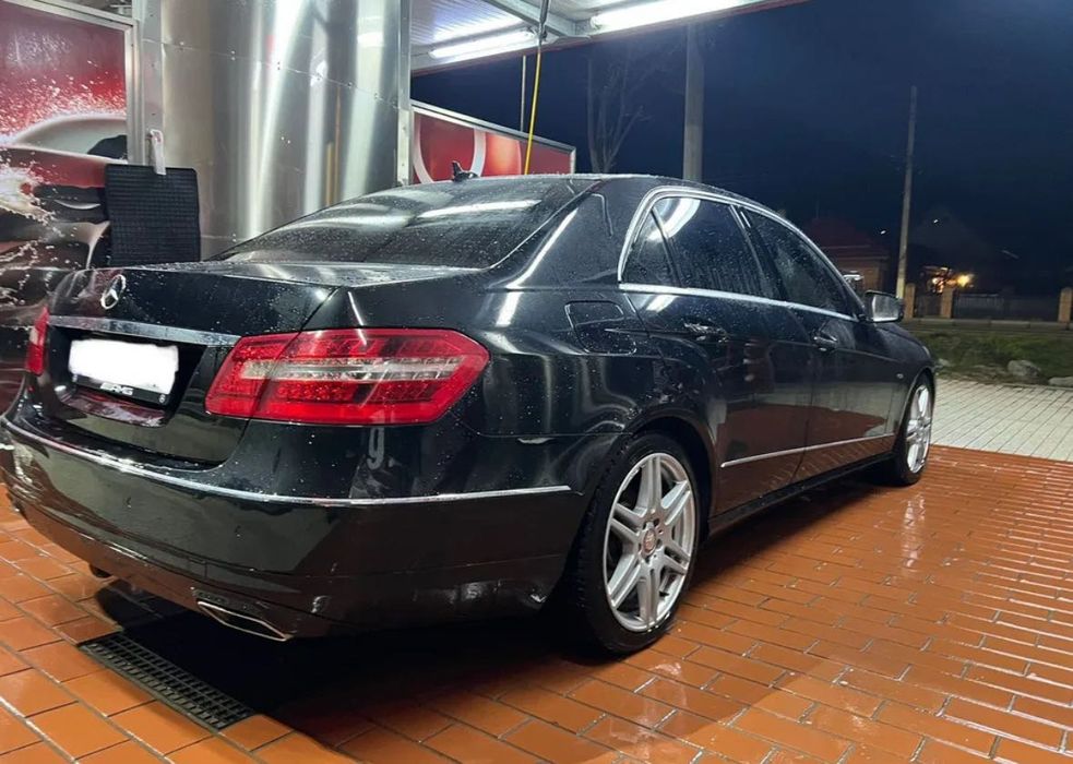MERCEDES-BENZ E-Class 2010 — imagine 3
