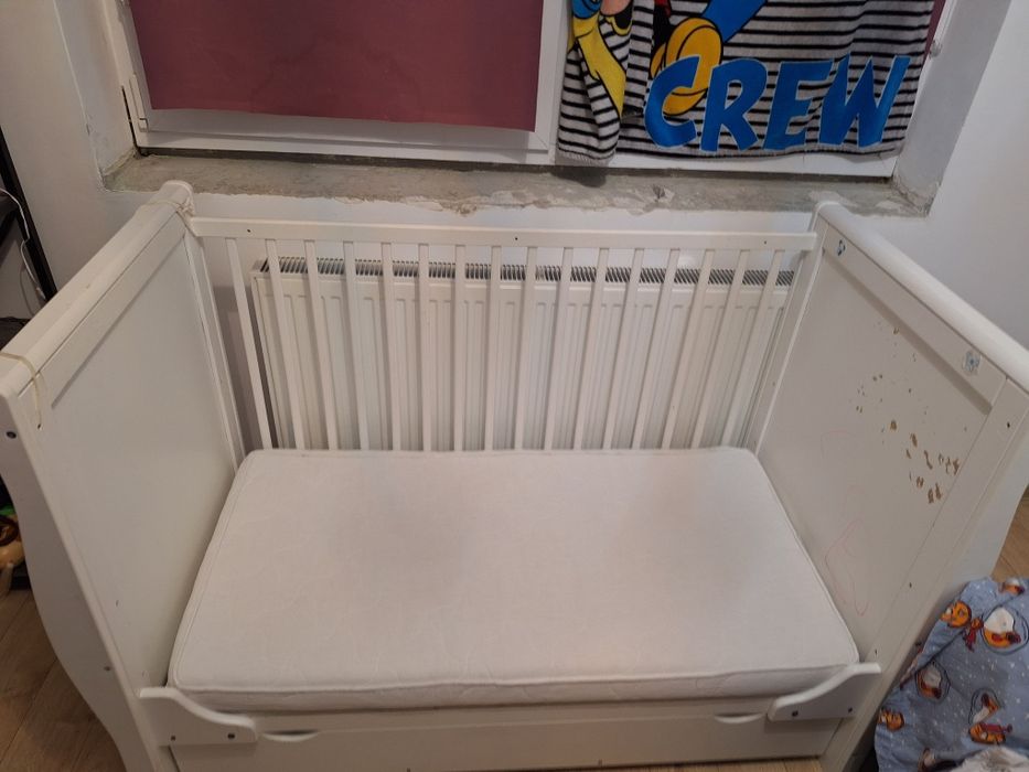 Vând pătuț pentru copii