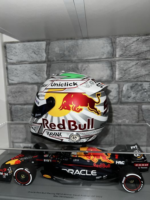 1:2 F1 Helmet of Sergio Perez