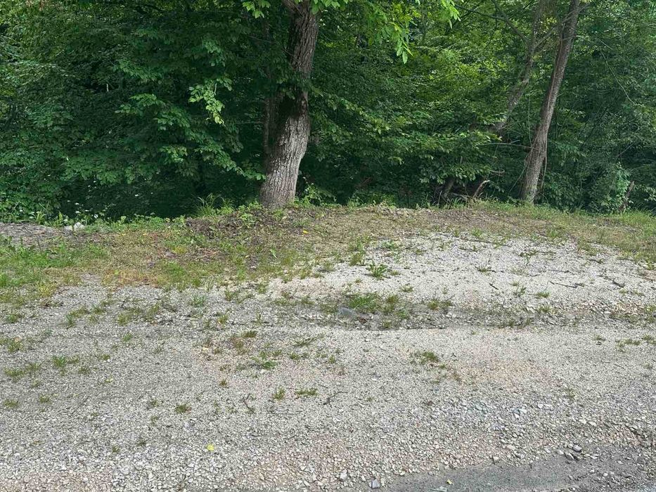 Къща/Вила в кв. Зеленика, с. Бели Осъм, гр. Троян