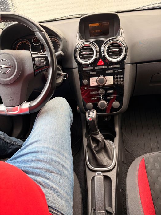 Автомобил Opel Corsa GSI