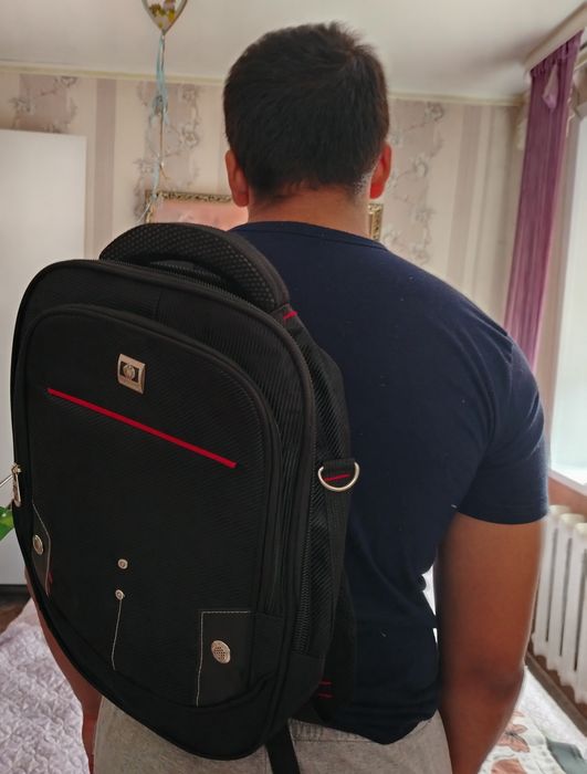 Продам  школьный рюкзак