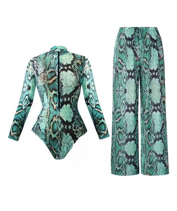 Одеда купальник стильный спортивный