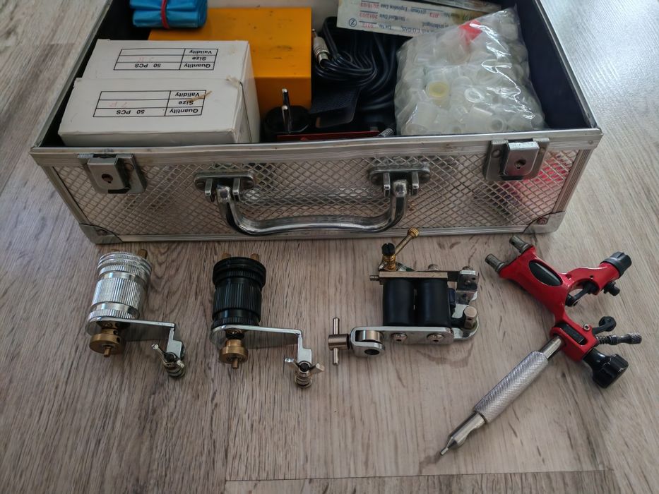 Aparate de tatuaje (Tatoo Kits)