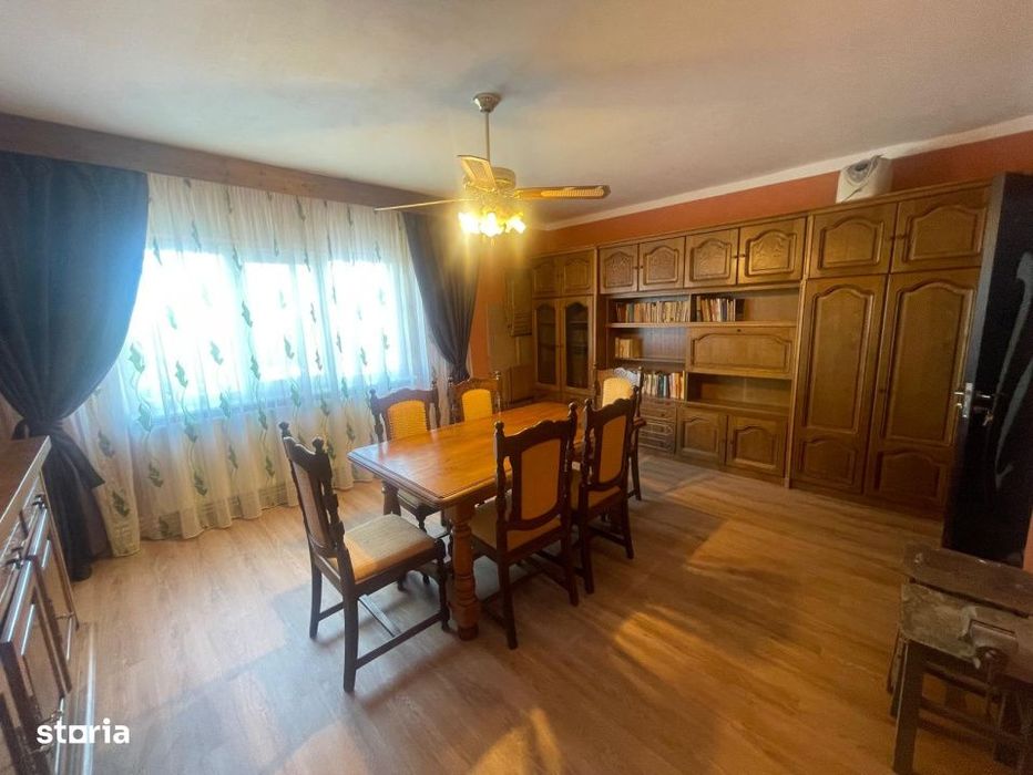 Apartament 4 camere, 89.88 mp, trilateral, 2 bai, zona Craiovita Prome