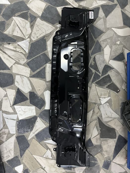 Фартук рав4 новый