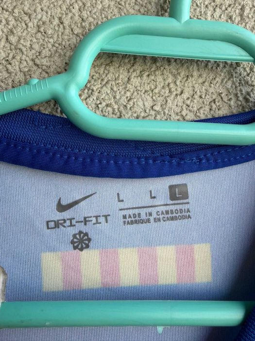 Tricou FC Barcelona - Gavi (#6) | Mărimea L (se potrivește un S-M)