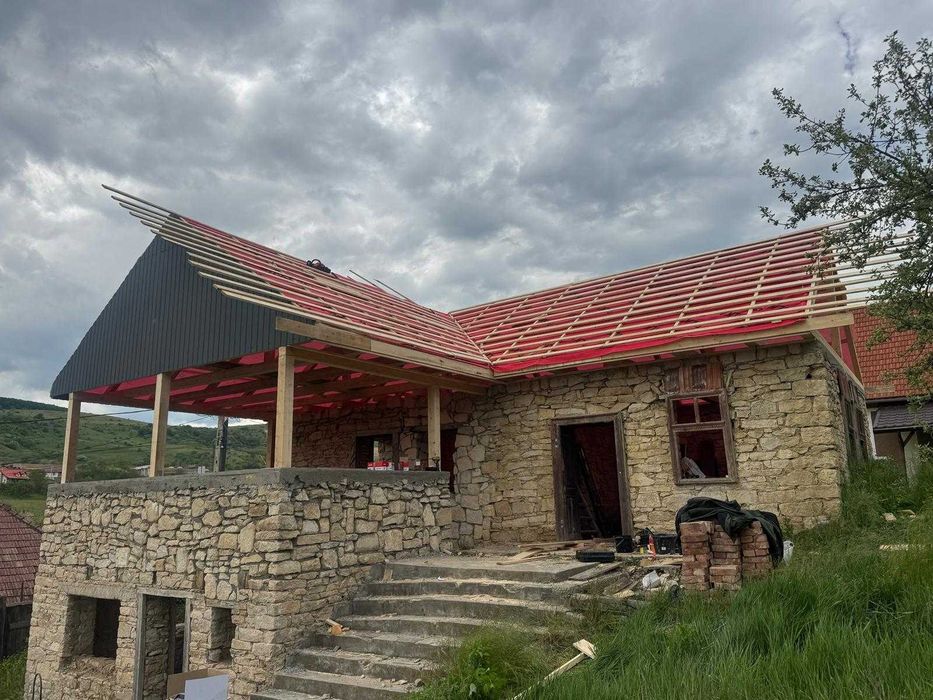 Echipa completă pentru acoperișul casei tale, Montaj acoperiș, Reparații, Țiglă ceramică, Dulgherie