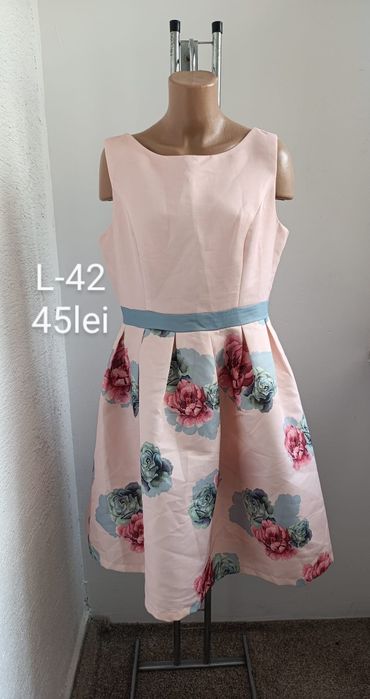 Rochie de zi ,impecabila