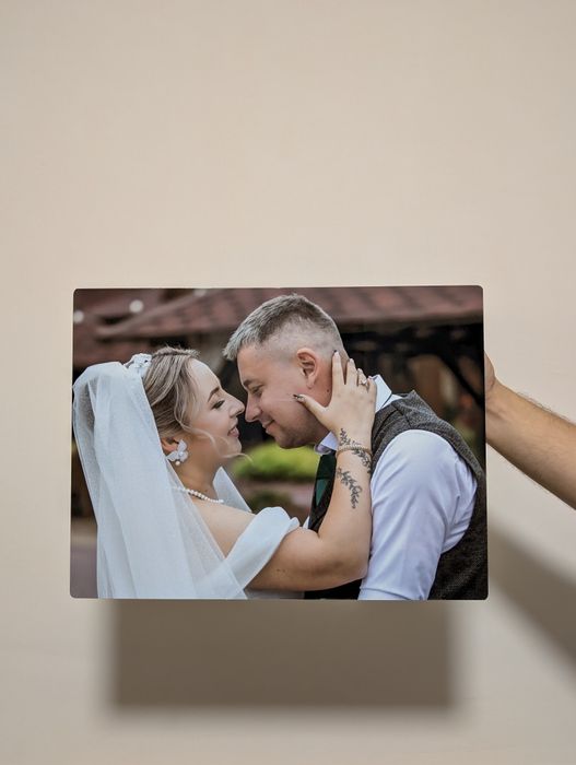 Персонализирана картина от метал ; различни размери.