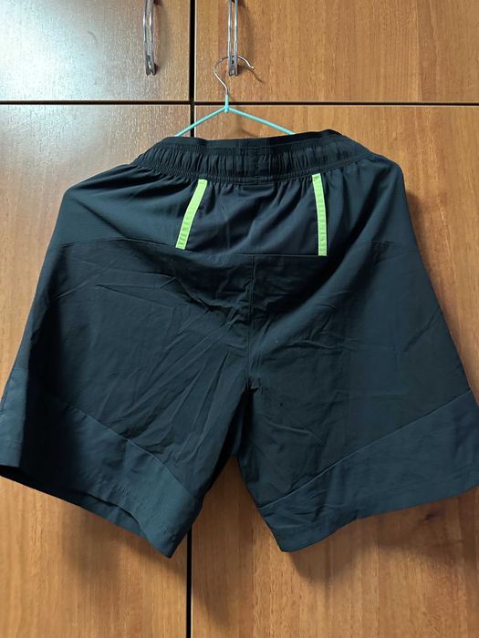 Новые спортивные шорты Lining оригинал