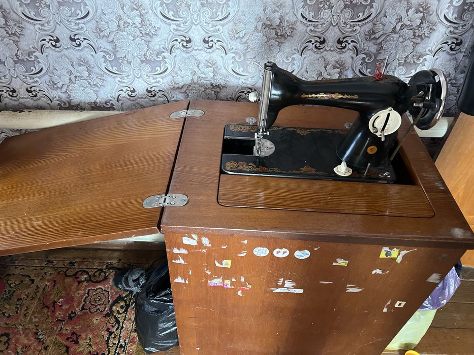 Швейная машинка стол