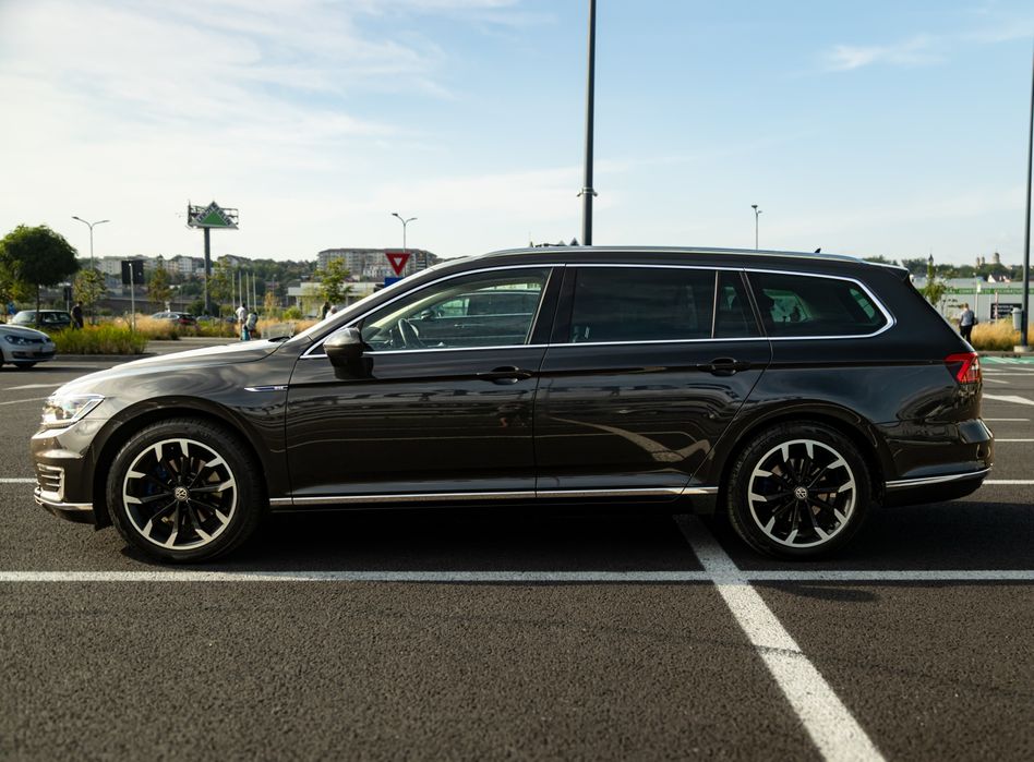 VOLKSWAGEN Passat 2018 — imagine 3