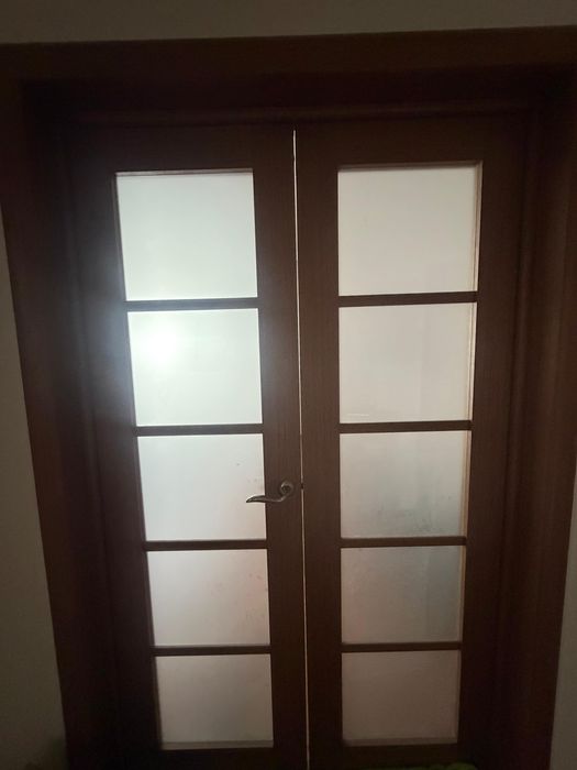 Продам двери в хоршем состояний