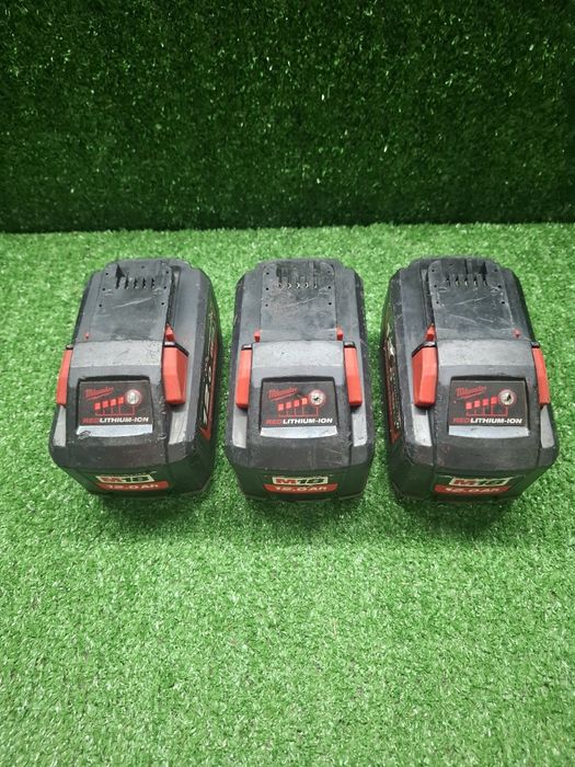 Батерии на Milwaukee 12 ампера 18 волта