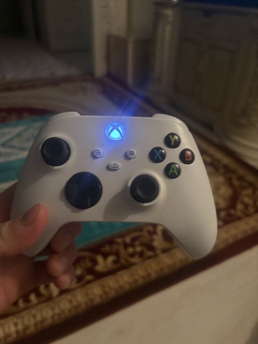 Продаю xbox one s