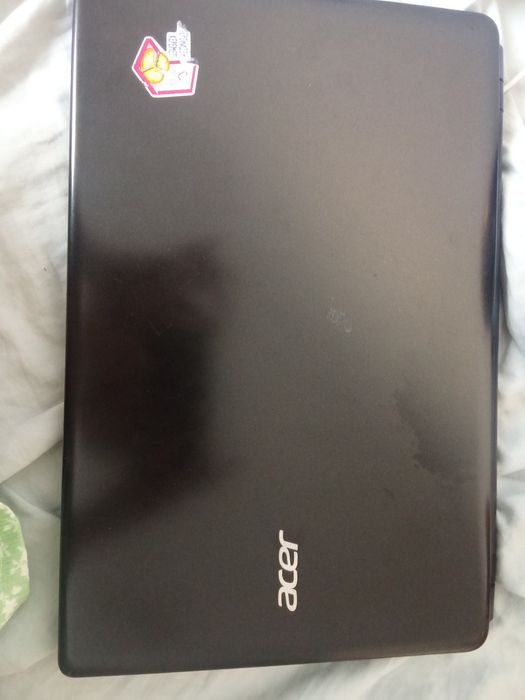 Продам ноутбук асер хорошем состояние