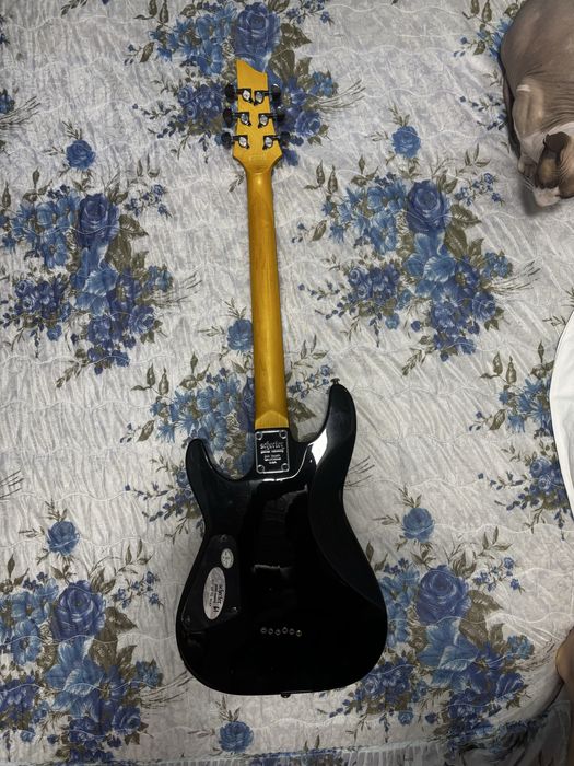 Продам электрогитару Schecter Omen-6