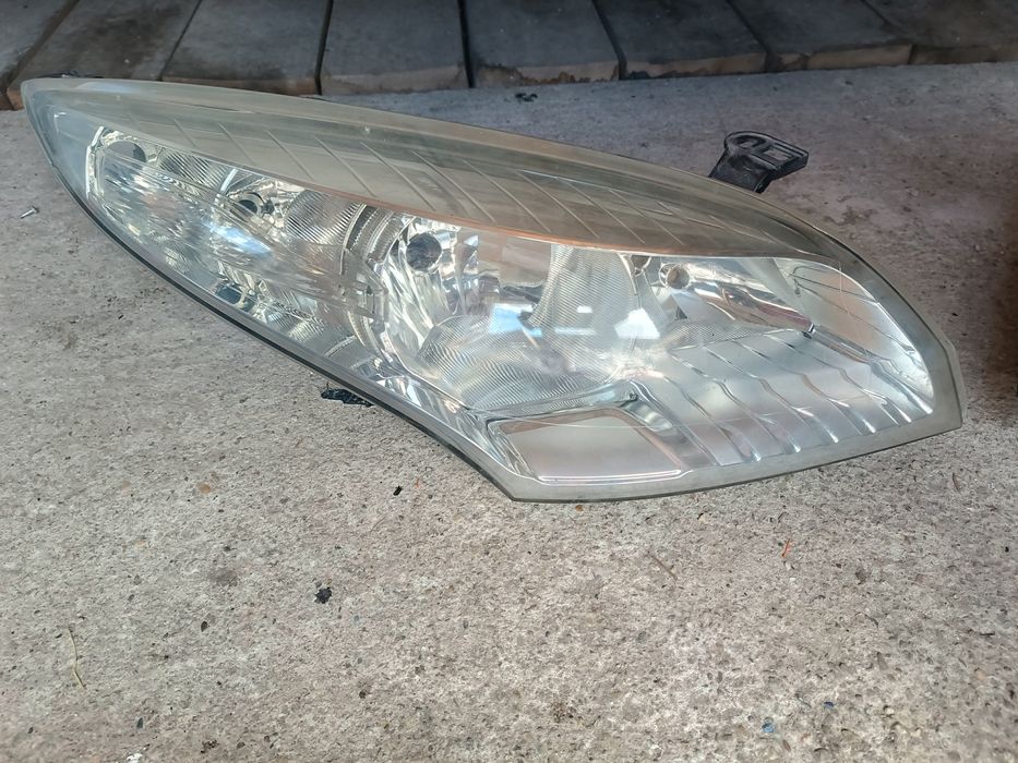 Capota haion stop far bara Dacia Logan Duster Sandero Strpway Jogger Renault Megane3 Clio3 Clio4 Scenic2 Laguna2 Megane2 far bara fata Logan Megane