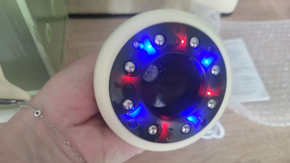 Уред с вакум за извайва на силуета