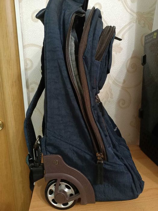 Рюкзак -чемодан на колёсах