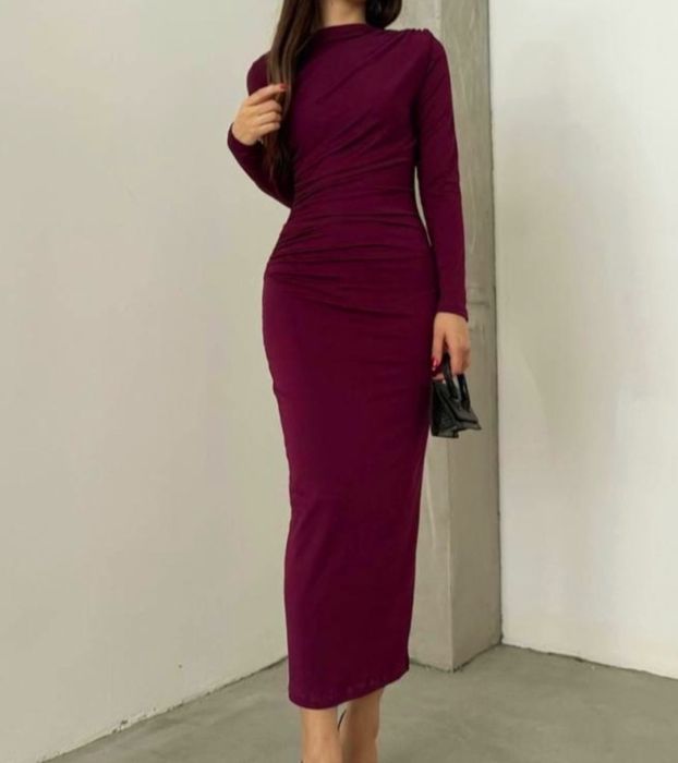 Элегантное платье бордо