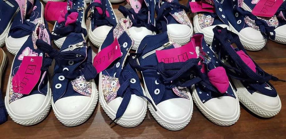 Lot tenisi noi copii