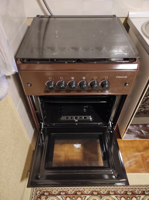 Продаётся абсалютна новая газ плита со всеми документами и гарантийный