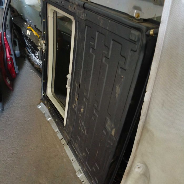 Продам люк с потолком