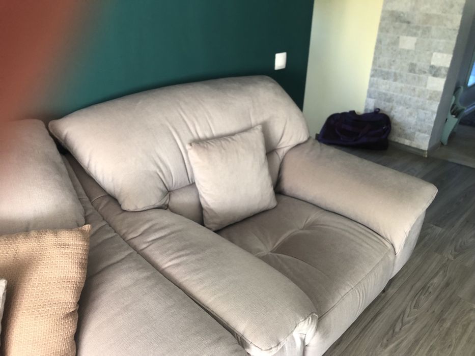 Canapea si fotoliu neextensibile.