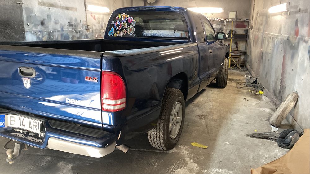 Dodge Dakota SLT 3.9 V6 – 2002 – pick-up american autentic – negociabil (urgent)