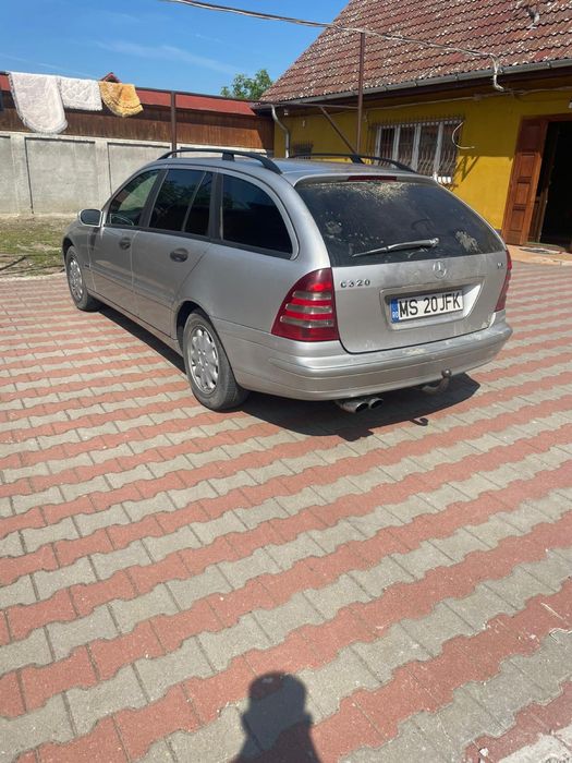 Vand mercedes w 203 220 disele cai 258 stegi 2  masina. Merge bine. Are facuta tot schimbur aproxim de o luna faca si schimb