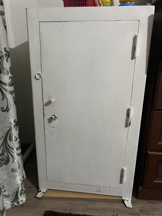 Продаю железный сейф