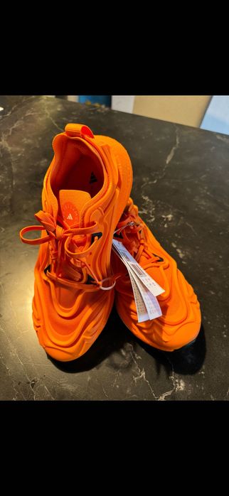 Adidas de designer Stella McCartney light boost