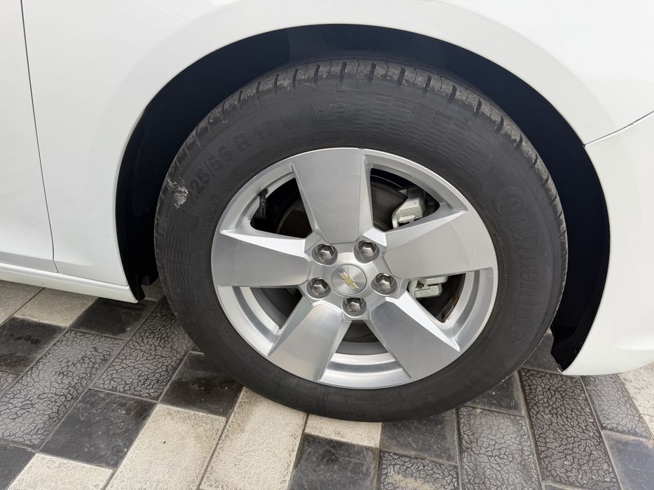 Malibu 1 mexanik kraska tozza salondan bir qul moshina stok holat