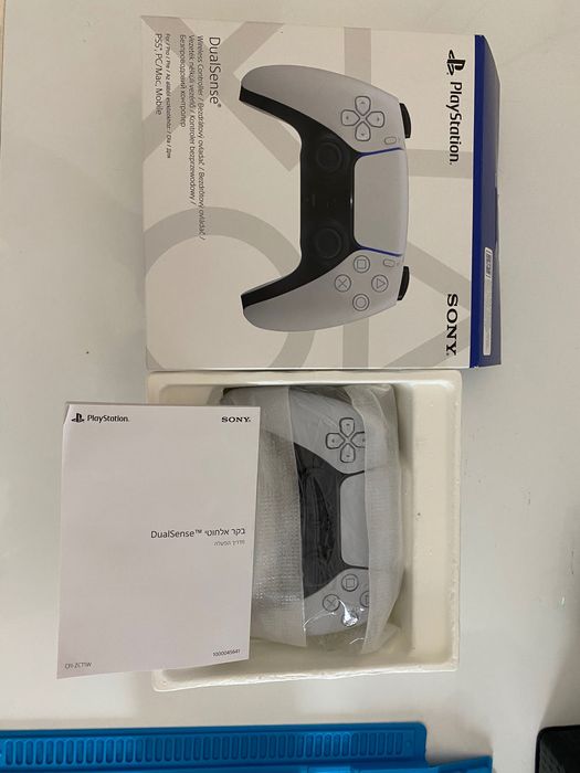 Vând controller DualSense PlayStation 5 – stare ca nou!