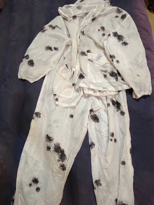 Белый     костюм