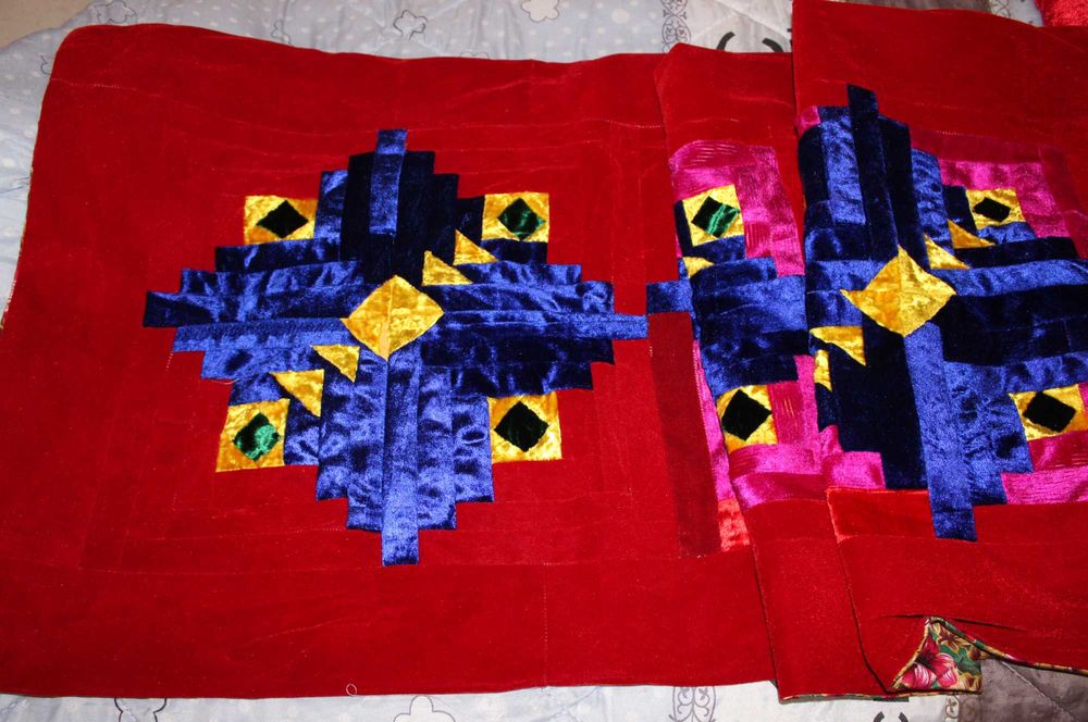 Корпе чехлы яркие новые