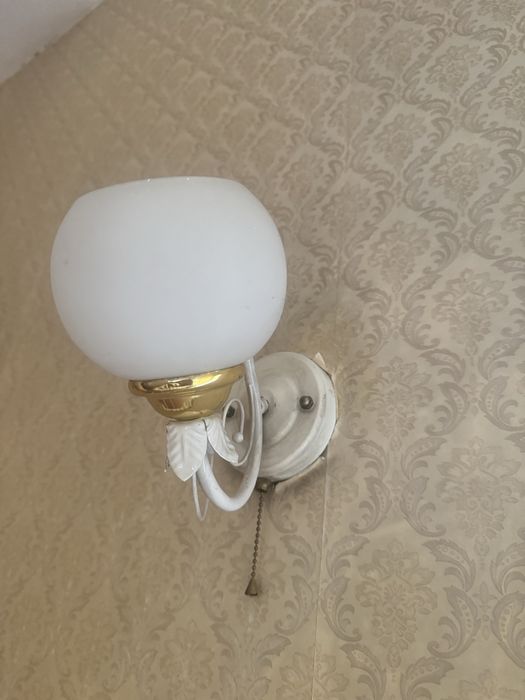 Срочно продам бра светильники