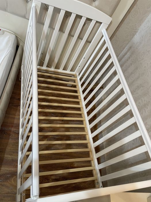 Patut si saltea din lemn masiv cu laterala culisabila 120 x 60 cm