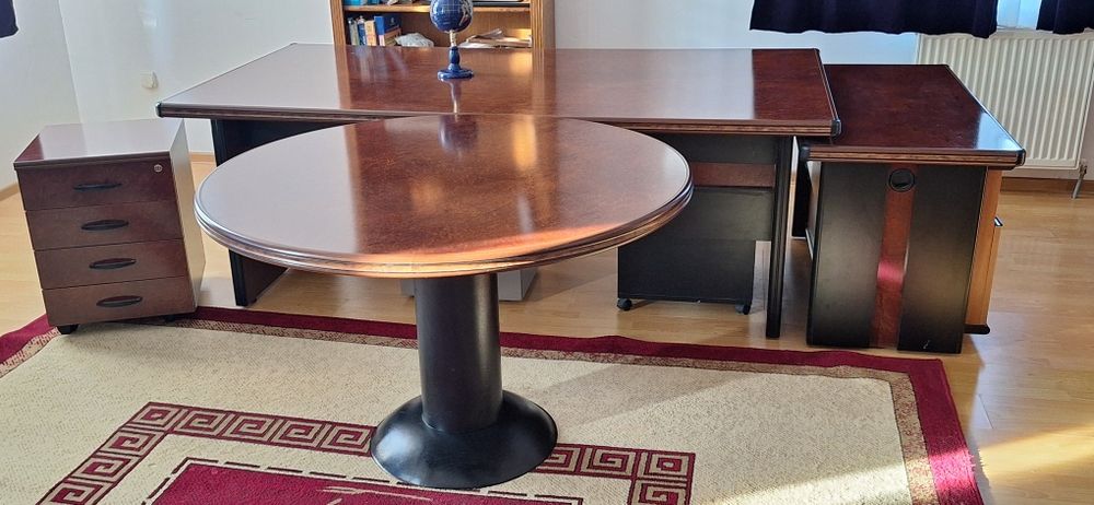 Продам стол руководителя
