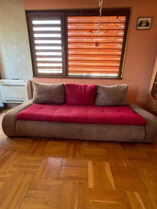 Разтегателен диван - масив, велур, перфектно състояние - 399€