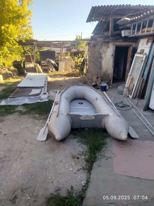 Продам надувную лодку