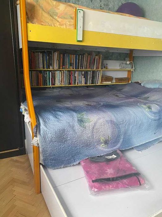 Двуетажно/триет. италианско  легло, подарък 2 матрака - намалено